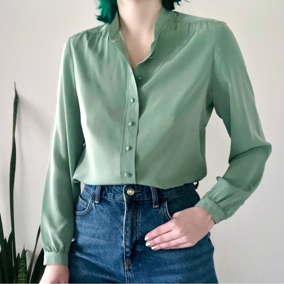 Vintage 70s-80s St. John Seafoam Button Front Long Sleeve Blouse - Picture 2 of 15